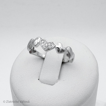 Stříbrný prsten SRDCE zdobený zirkony
